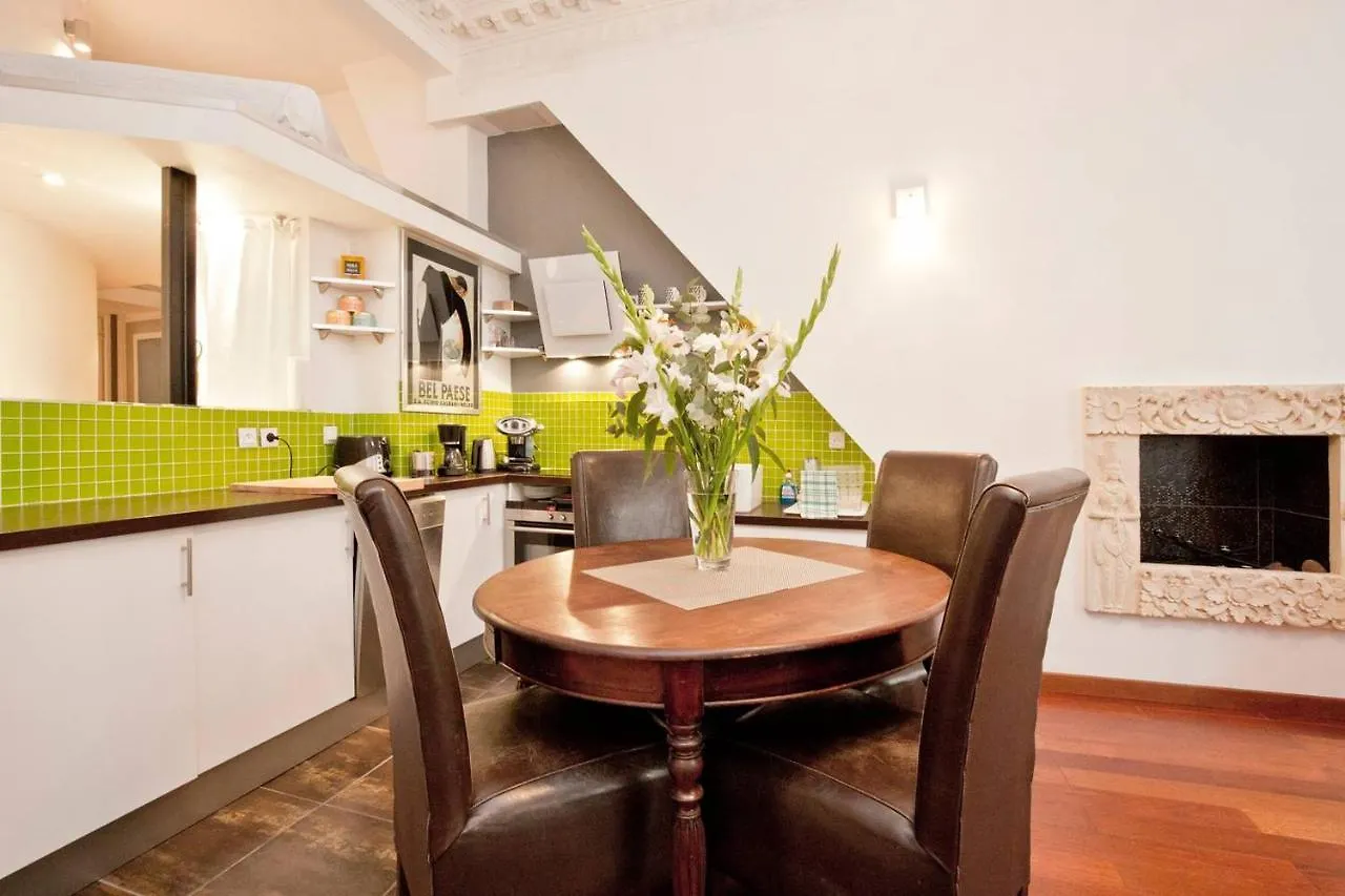 Romantic Apartment Close To Le Marais Párizs
