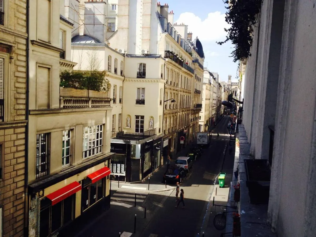 Romantic Apartment Close To Le Marais Párizs